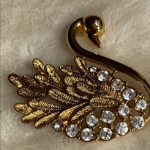 Gold and Crystal Swan Brooch with Intricate Detailing
